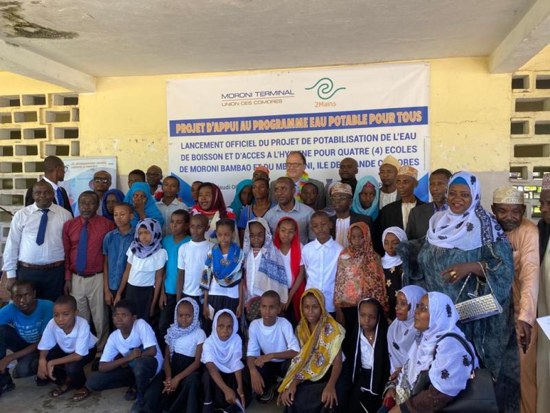 Moroni Terminal et l´ONG 2-Mains signent un partenariat pour purifier l’eau dans 4 écoles des Comores