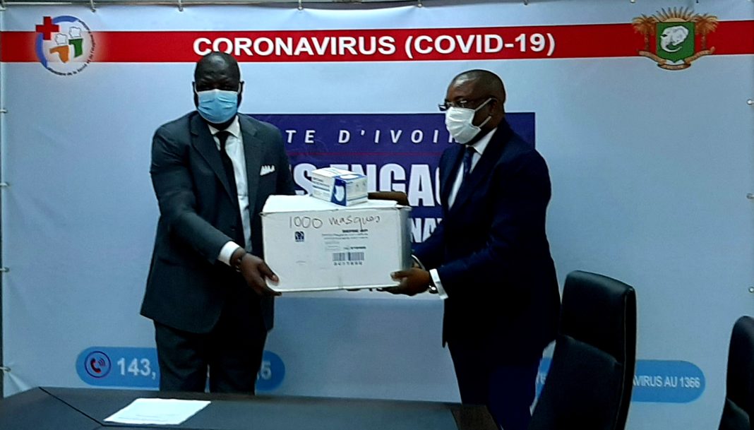 Côte d’Ivoire/Covid-19 : LafargeHolcim CI offre du matériel d’une valeur de 5.000.000 frs CFA au Ministère de la Santé
