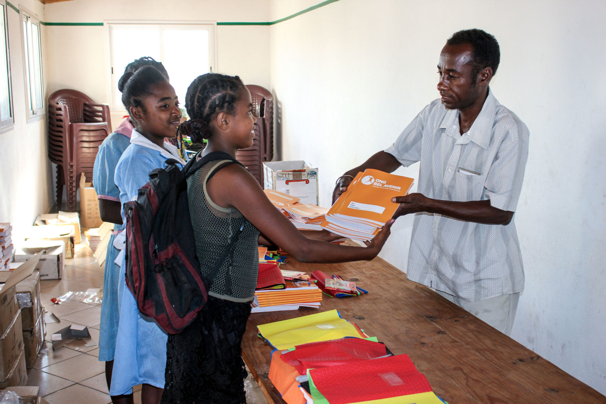 Programme de bourses scolaires à Madagascar avec l’ONG Eau de Coco