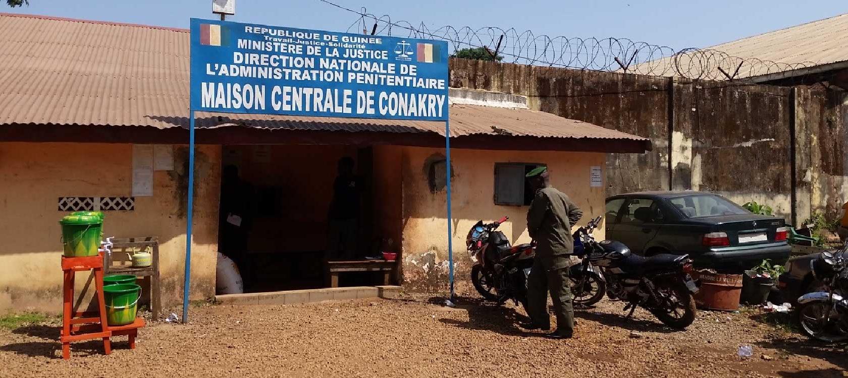 L’AFD accompagne la riposte covid-19 à la maison centrale de Conakry