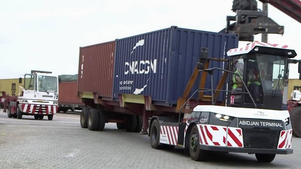 Bolloré Ports : Abidjan Terminal réceptionne des tracteurs 100% électriques.