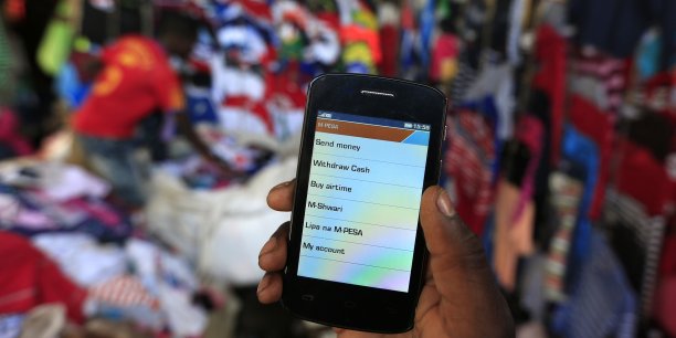 Transferts de fonds : les Nigérians de France plébiscitent le digital et l’échange de devises