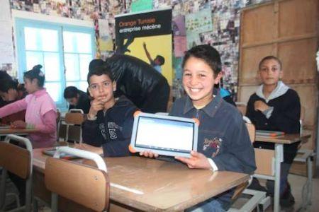 Orange Tunisie déploie son Programme des écoles numériques, en équipant 20 nouvelles écoles primaires et 1 école pilote à l’hôpital Sahloul