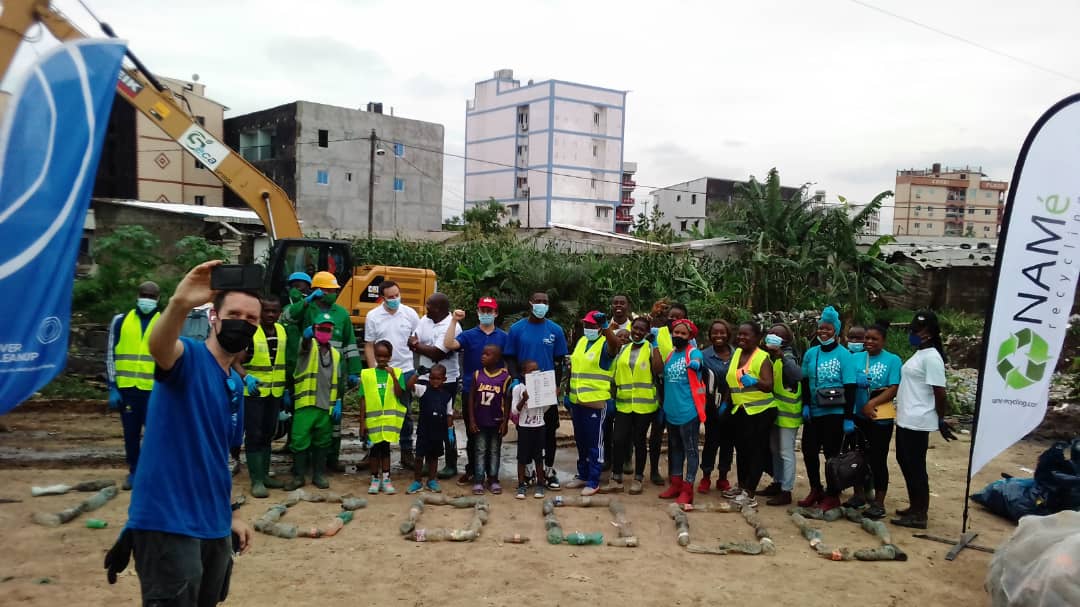Protection des océans : Une Ong belge en guerre contre les déchets plastiques au Cameroun – Afrique54.Net