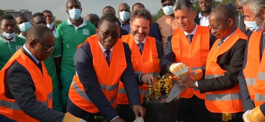 Le Ministre Danho lance le programme de construction de 10 agoras en Côte d’Ivoire