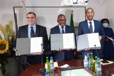Bolloré Transport & Logistics signe avec les Douanes et Kiwipay pour développer le e-commerce au Cameroun