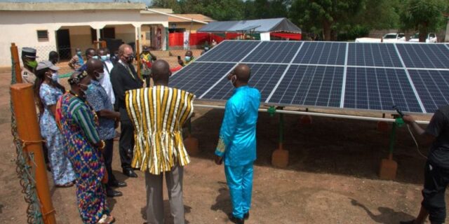 Togo : 20 centres de santé connectés à des mini-grids solaires de KYA-Energy