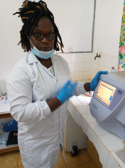 En Côte d’Ivoire, déployer des laboratoires d’analyses itinérants pour améliorer l’accès aux soins et favoriser des services de santé de qualité notamment pour les populations des zones rurales