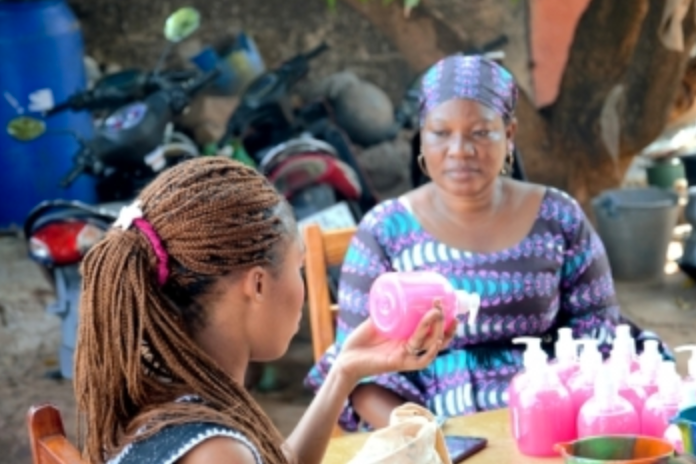 Au Burkina Faso, la Savonnerie parfumerie du Houet franchit une nouvelle étape