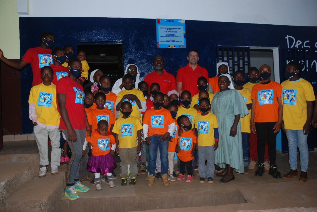 Canal + réhabilite un orphelinat à Bafoussam