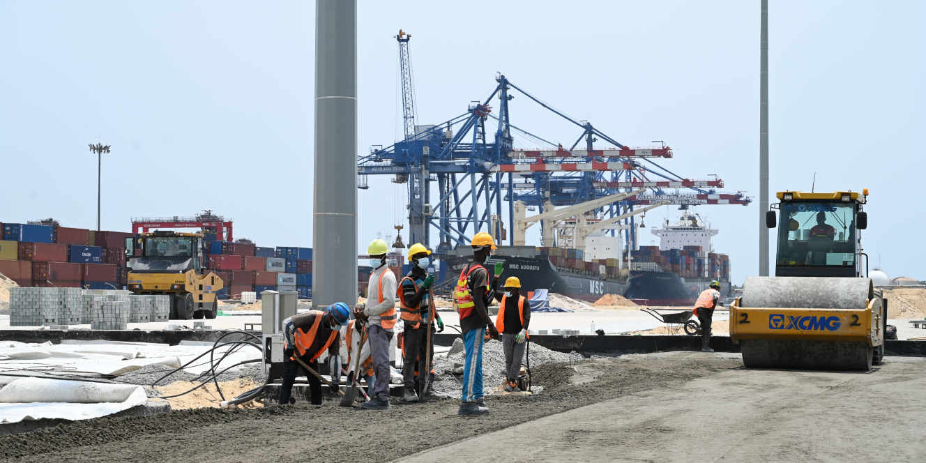 Côte d’Ivoire : le port d’Abidjan se dote d’un deuxième terminal à conteneurs financé par Bolloré et Bouygues
