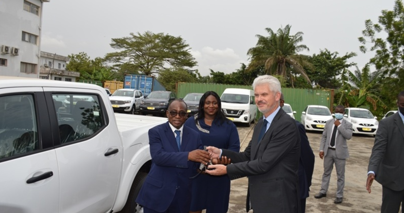 Côte d’Ivoire : Le ministre Koffi N’Guessan équipe ses services de 29 véhicules grâce au C2D financé par l’AFD