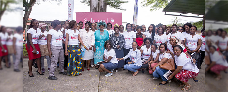 Groupe Castel Gabon : Les femmes en haut