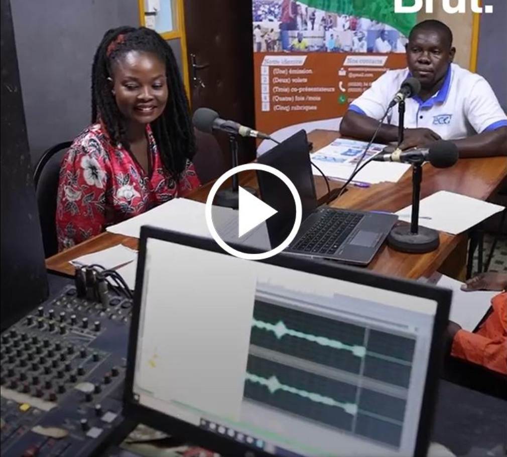 Au Burkina Faso, une émission de radio pour la jeunesse et la paix grâce au programme MédiaSahel, soutenu par l’AFD