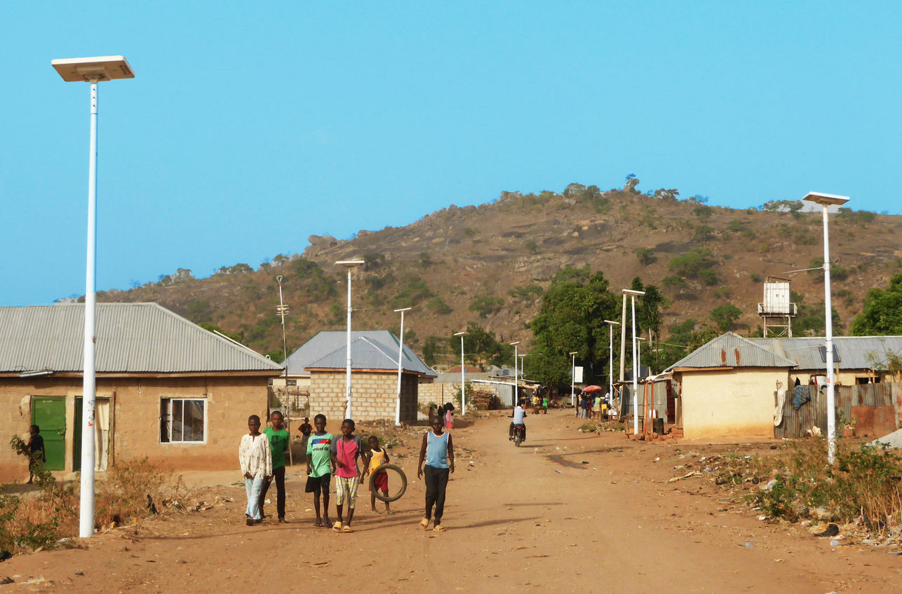 Les solutions solaires pour relever le défi de l’accès à l’énergie en Afrique avec Sunna Design