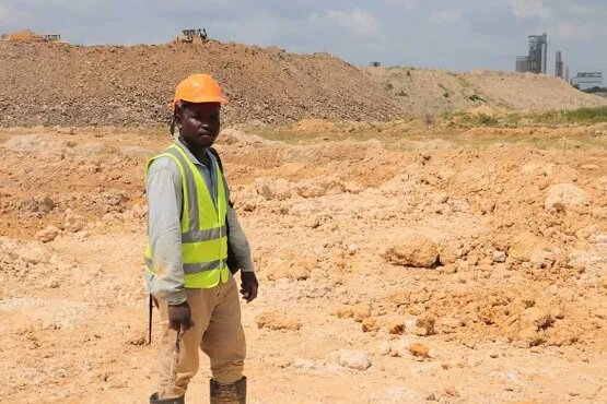 Préservation du patrimoine paléontologique du Togo : SCANTOGO soutient les fouilles à la carrière de Tabligbo