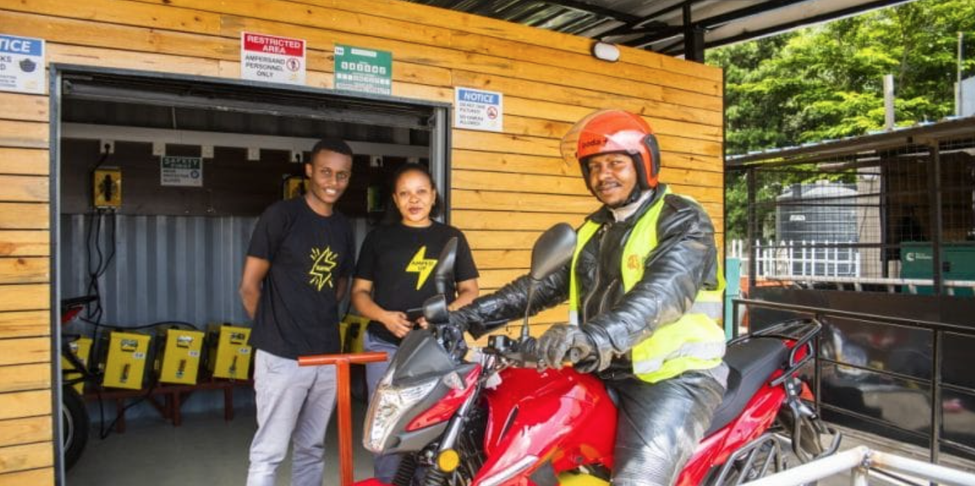 Kenya : 3 stations de TotalEnergies échangeront les batteries électriques d’Ampersand