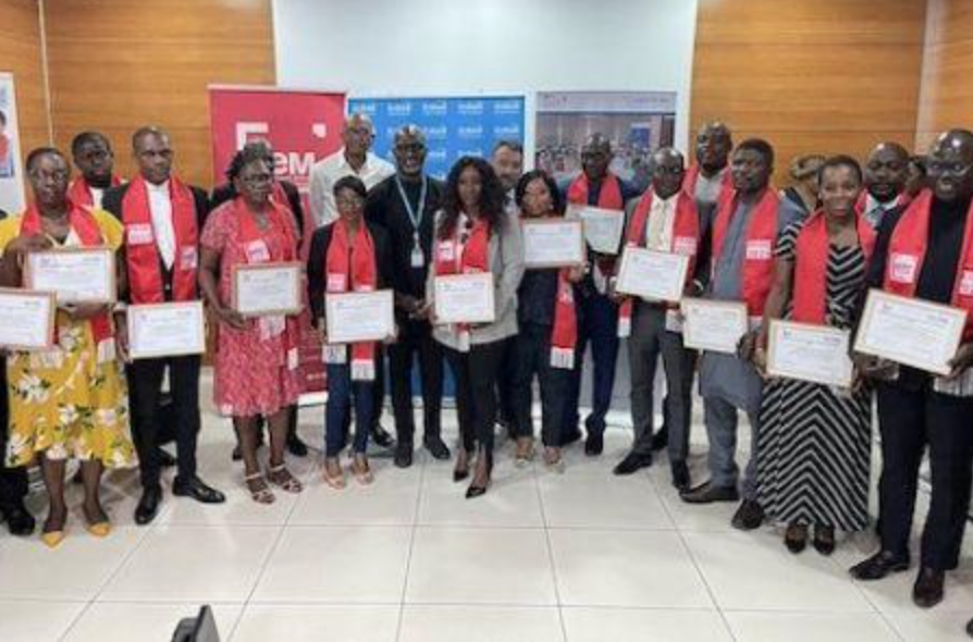 Côte d’Ivoire : Ecobank célèbre la première promotion diplômée du programme d’Excellence en Gestion d’Entreprises (PEGE)
