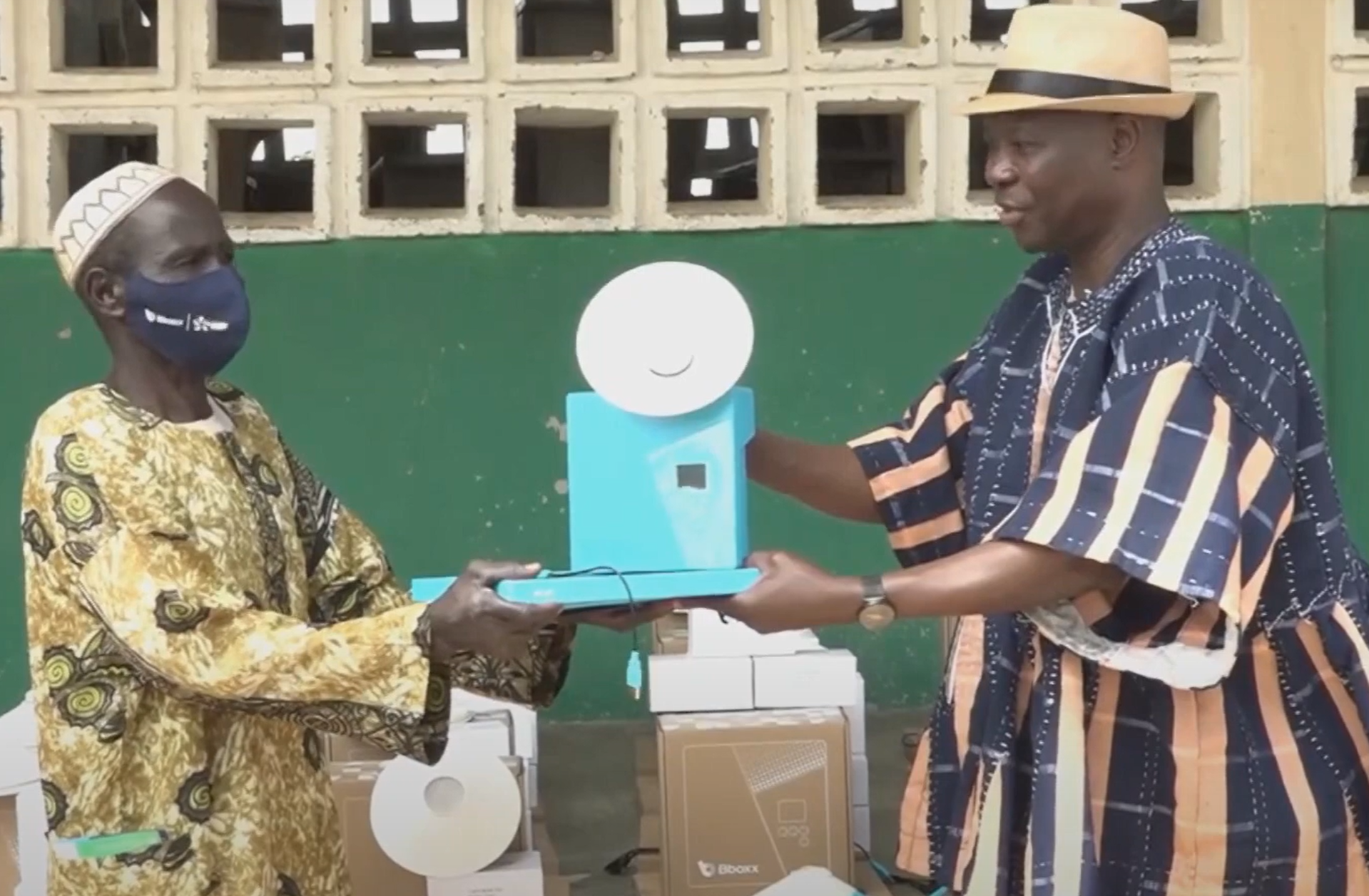 Bboxx-EDF Togo offre des kits solaires à la population de Warkanbou