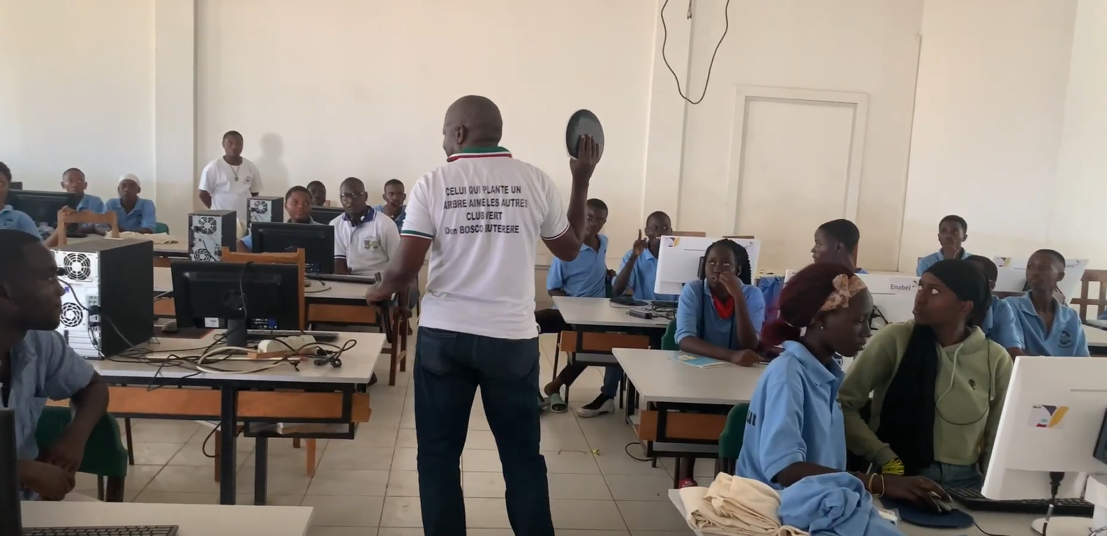 Enabel et Bibliothèques Sans Frontières joignent leurs forces pour équiper des centres de formation au burundi