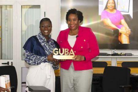 Uche OFODILE, CEO de MTN Bénin, reçoit le prix GUBA pour son leadership et sa contribution à l’autonomisation des femmes