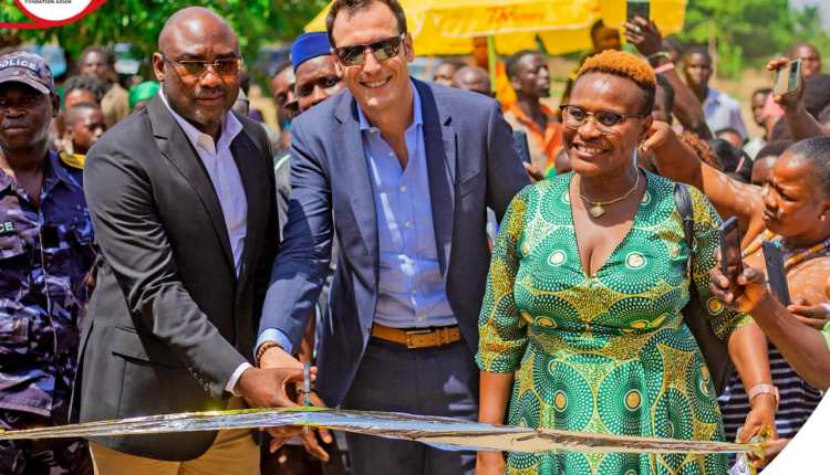Un bâtiment scolaire réhabilité par TOGOCOM et la Fondation AXIAN inauguré à Agbandi Zongo