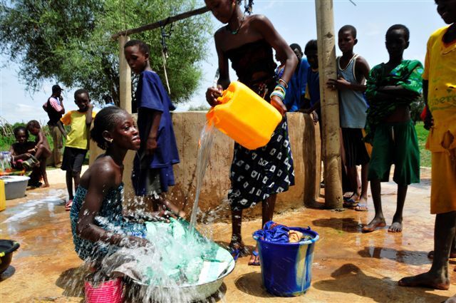 Afrique : 36 millions d’euros de fonds pour faciliter l’accès à l’eau potable aux populations